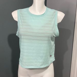 Women’s crop athletic top